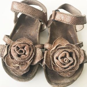 MUYTERS Girls Leather Flower Sandal